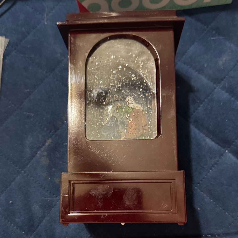 Nativity Scene Music Box****FINAL MARKDOWN**** - Picture 5 of 6